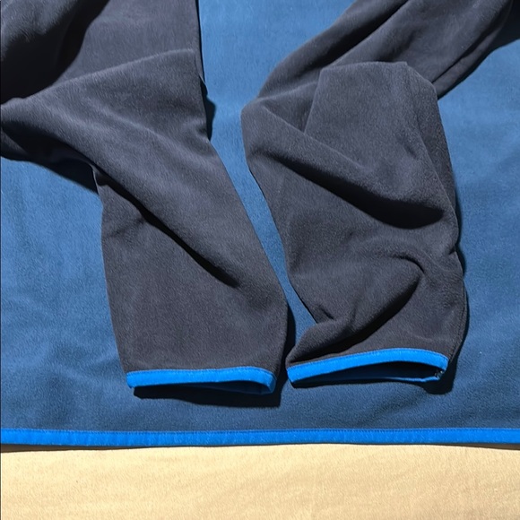 Eddie Bauer Two-Tone Fleece Pullover - Picture 7 of 7